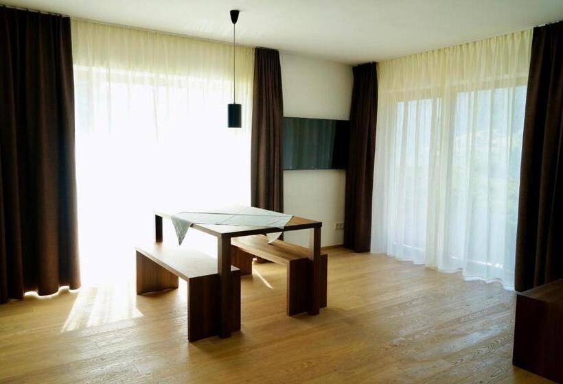 Апартаменты 1 Спальня Вид на Сад, Residence Larciunei