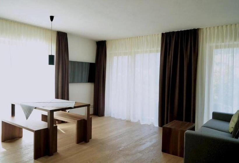 Апартаменты 1 Спальня Вид на Сад, Residence Larciunei