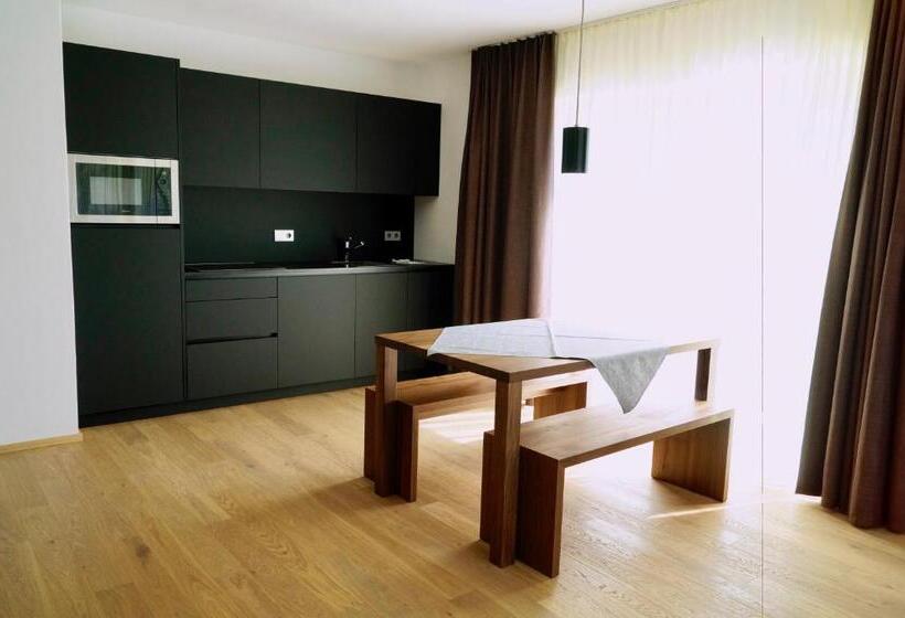 Апартаменты 1 Спальня Вид на Сад, Residence Larciunei