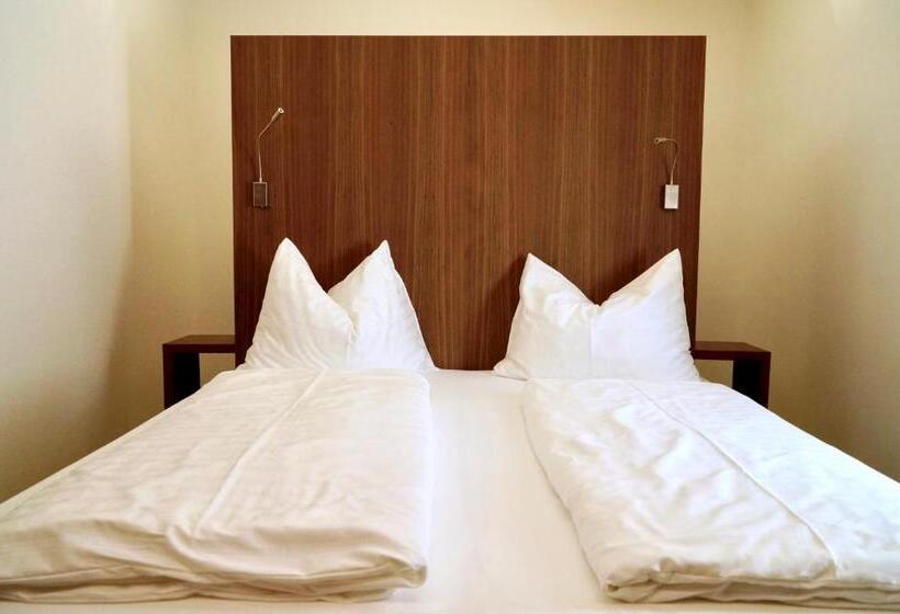 Апартаменты 1 Спальня Вид на Сад, Residence Larciunei