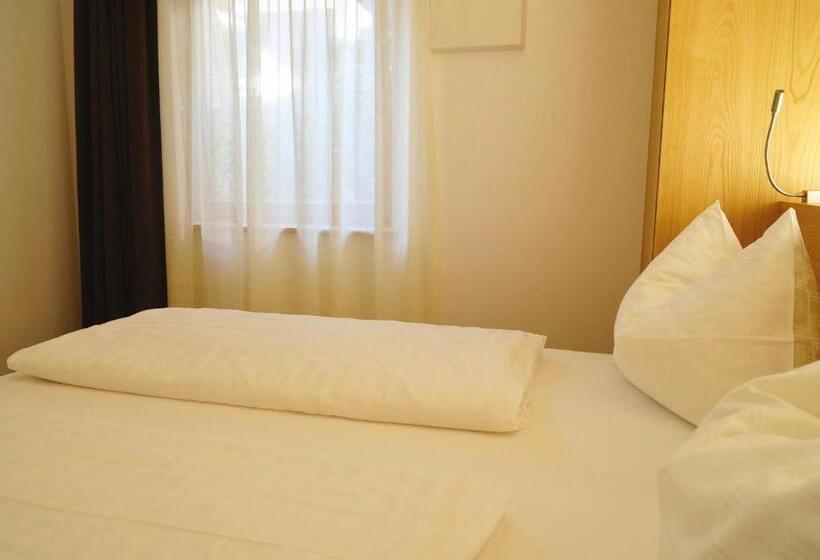 Апартаменты 1 Спальня, Residence Larciunei