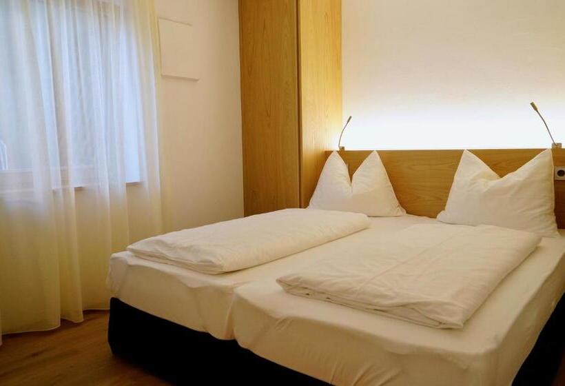 Апартаменты 1 Спальня, Residence Larciunei