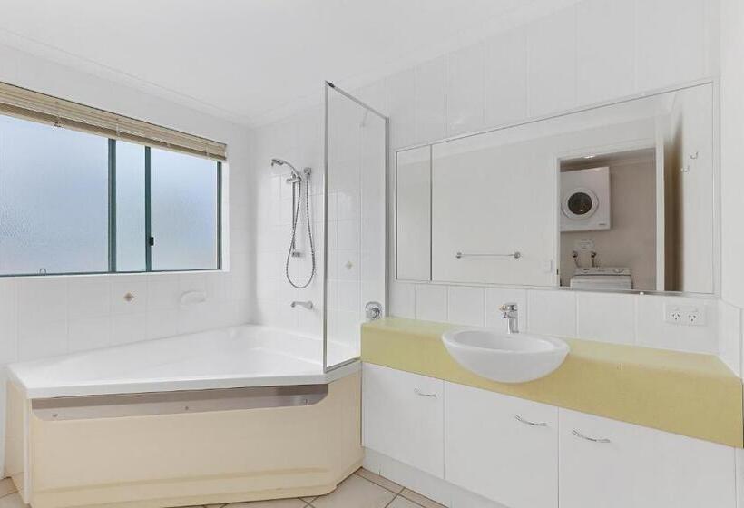 2 베드룸 인테리어 아파트, Sunshine Towers Boutique Apartments