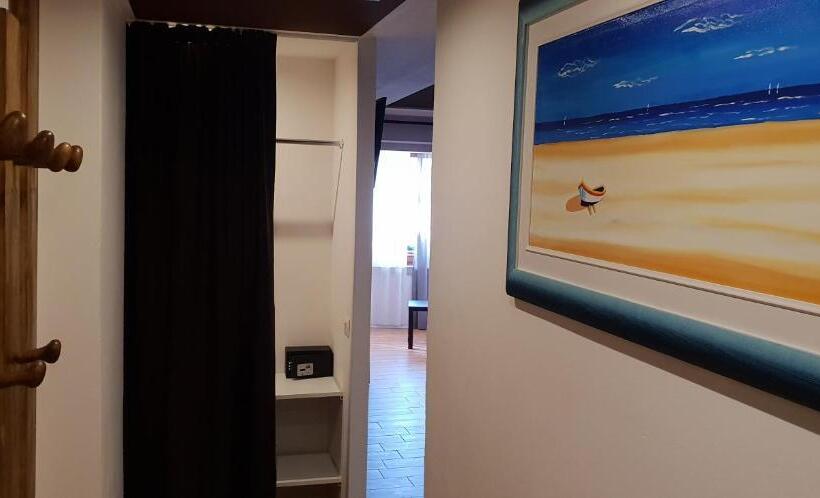 Suite with lake view, Casa Lady