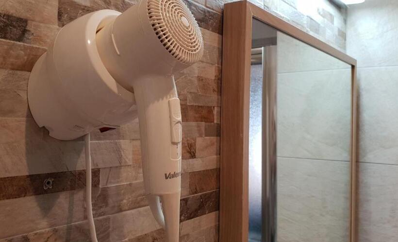 Suite with lake view, Casa Lady