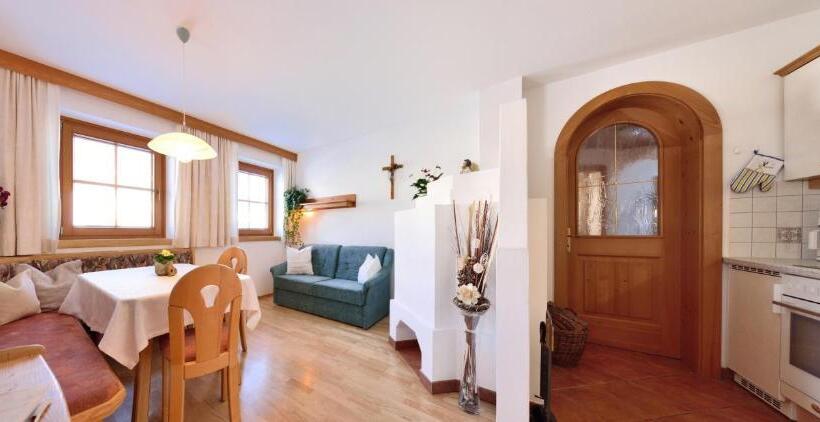 דירת 2 חדרים עם טרסה, Hattlerhof