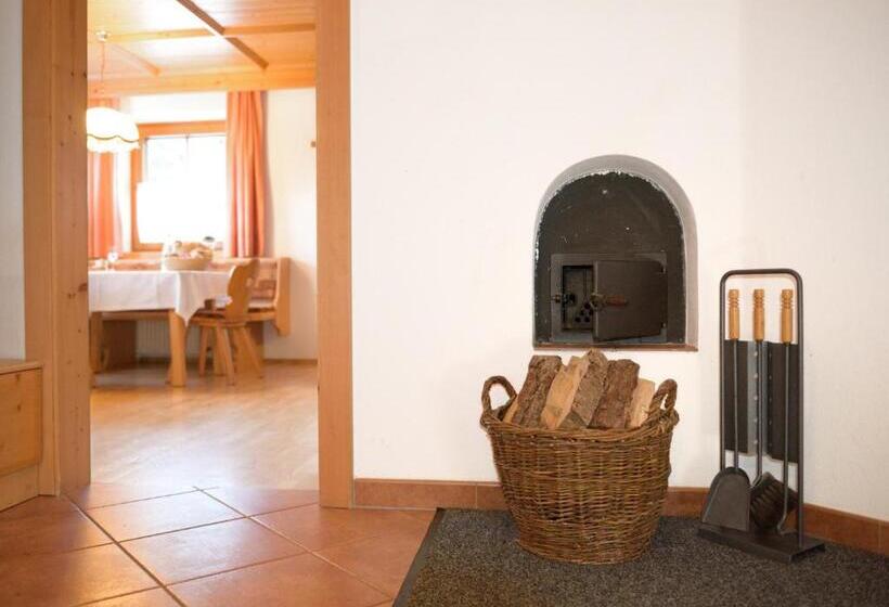 דירת שני חדרים עם מרפת, Hattlerhof