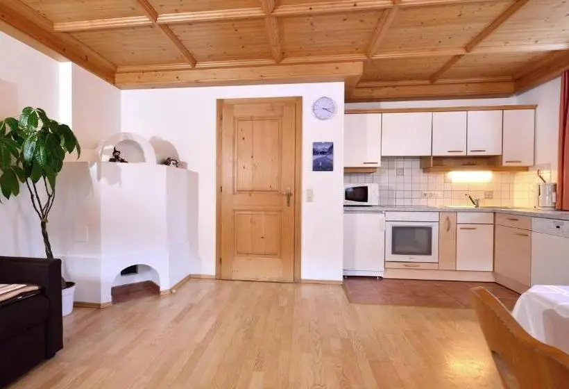 Apartament 2 Dormitoris amb Balconada, Hattlerhof