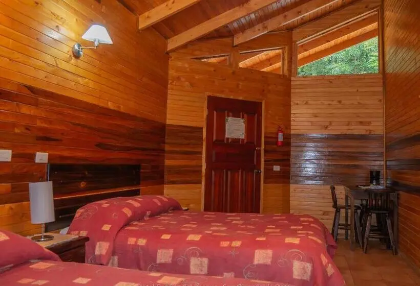 スタンダードバンガロー, Sueños Del Bosque Lodge