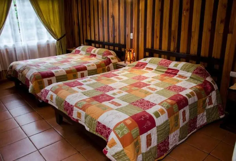 スタンダードバンガロー, Sueños Del Bosque Lodge