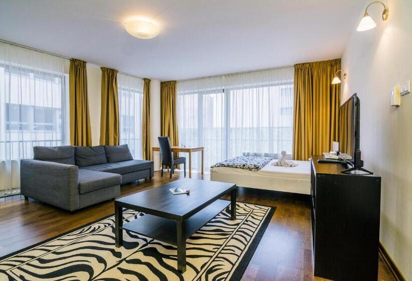 两卧皇家套房, Luxury Downtown Apartments