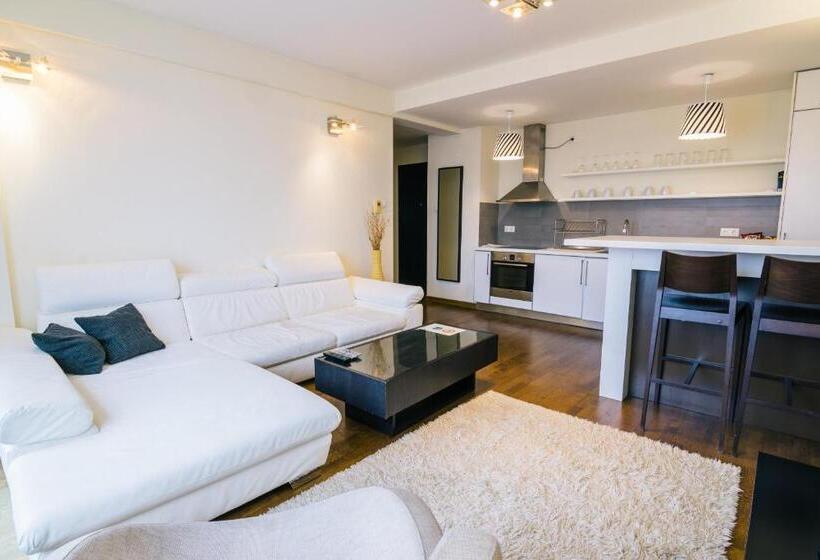 דירה מלכותית 2 חדרים, Luxury Downtown Apartments