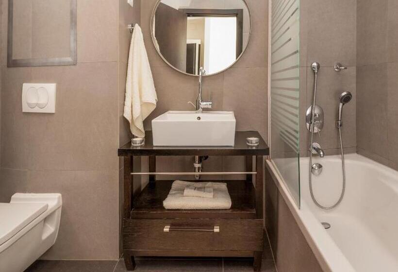 דירה מלכותית 2 חדרים, Luxury Downtown Apartments