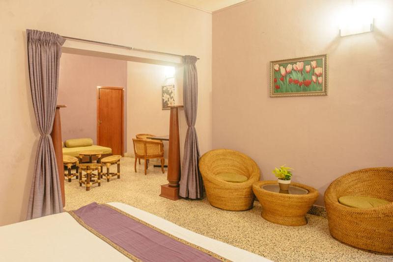 スタンダードスタジオ, Hanu Reddy Residences Wallace Garden