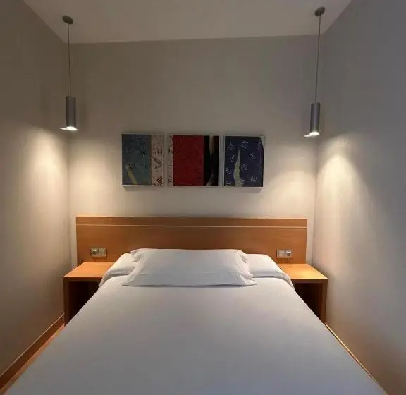 スタンダードシングルルーム, Hostal Aralar