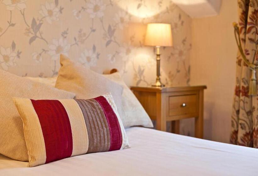 스탠다드 룸, Leonards Field House