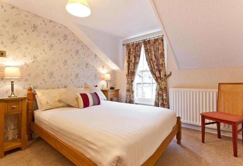 스탠다드 룸, Leonards Field House