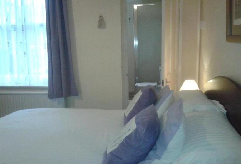 غرفة قياسية بالطابق الأرضى, The Burleigh