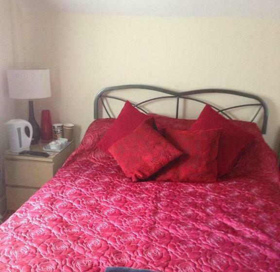 스탠다드 룸, The Golden Lion