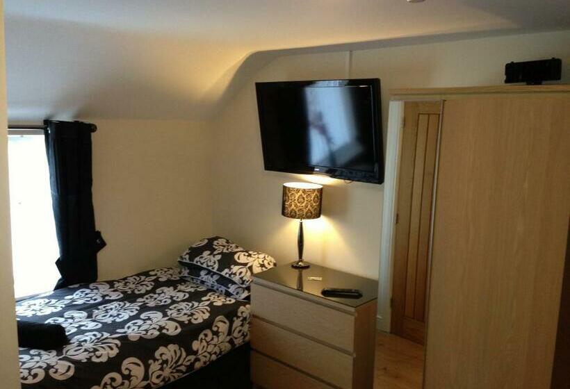 스탠다드 룸, The Golden Lion