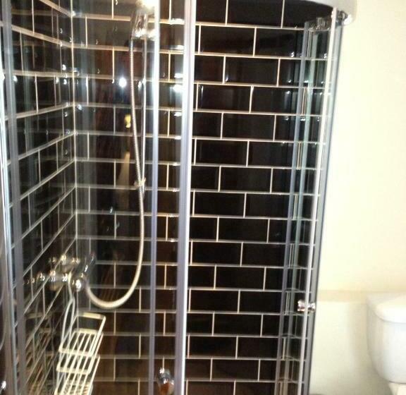 스탠다드 룸, The Golden Lion