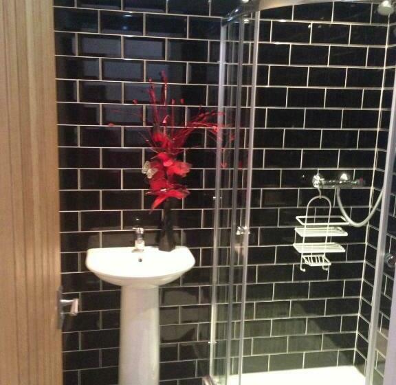 스탠다드 룸, The Golden Lion