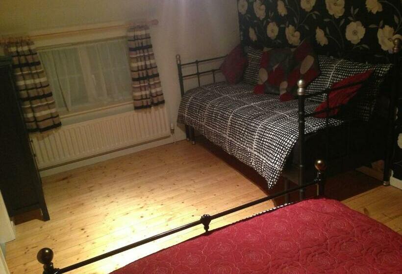 스탠다드 룸, The Golden Lion