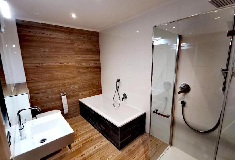 غرفة إقتصادية, Garni Tschutscherhof