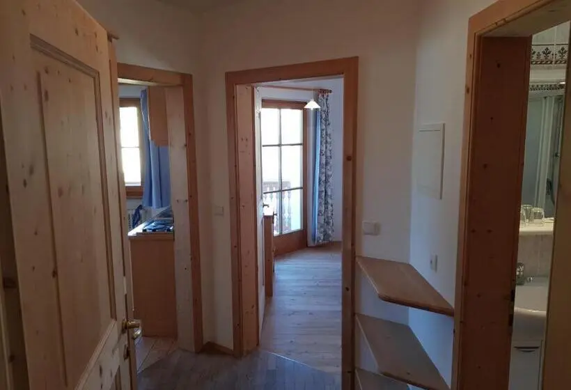 Huoneisto 1 Makuuhuone Parveke, Garni Tschutscherhof