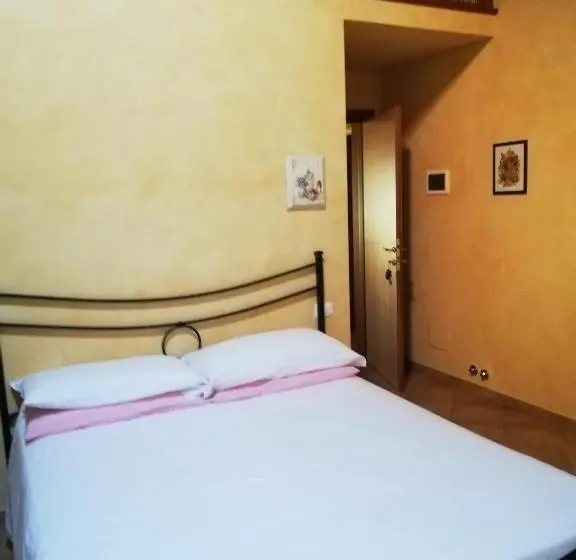 庭の見えるスタンダードトリプルルーム, Agriturismo Flabeto