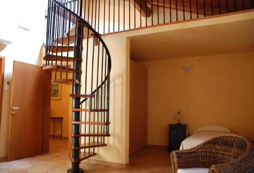 庭の見えるスタンダードトリプルルーム, Agriturismo Flabeto