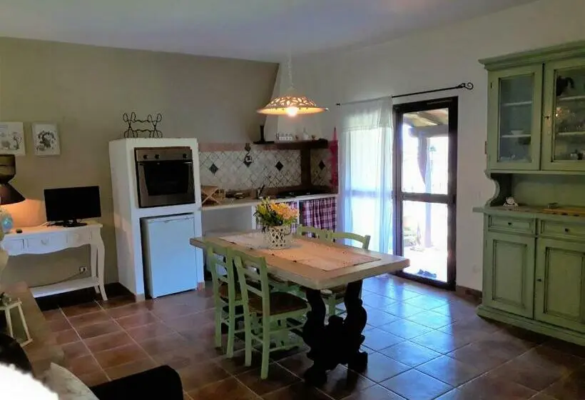 プールの見える1ベッドルームアパートメント, Agriturismo San Giacomo