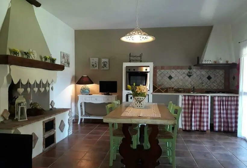 プールの見える1ベッドルームアパートメント, Agriturismo San Giacomo