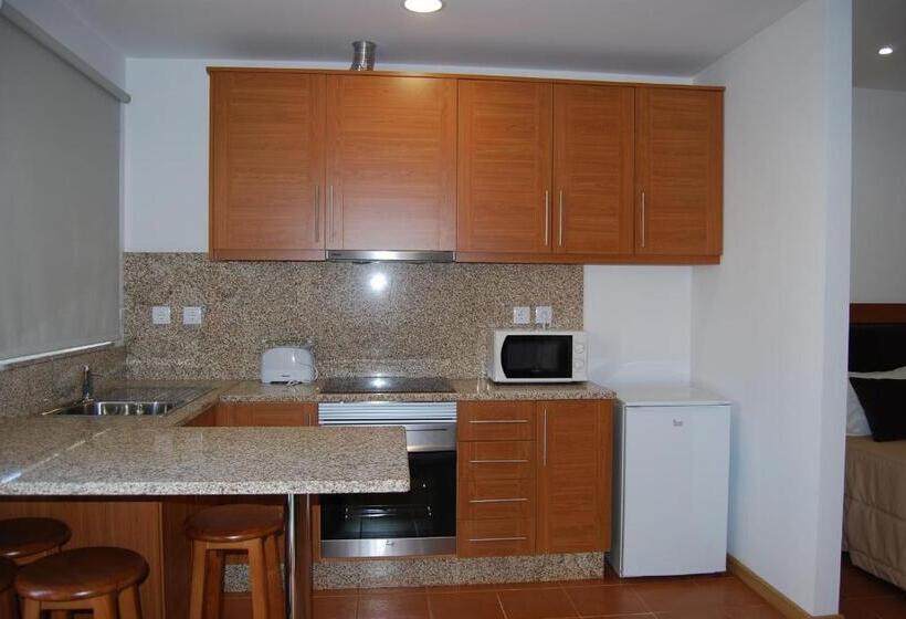 스탠다드 스튜디오, Curral De L Tiu Pino