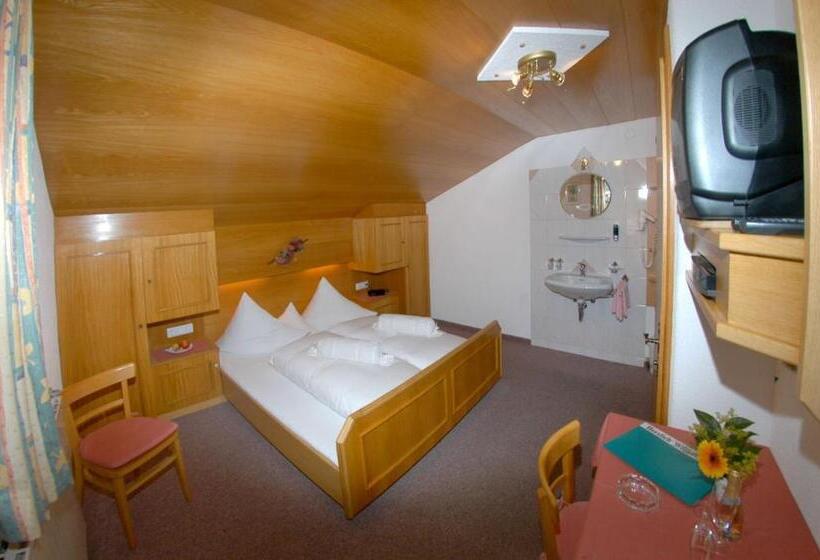 스탠다드 룸, Haus Romantika