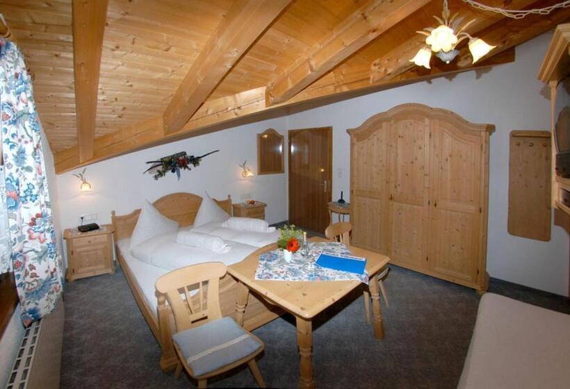 침실 3개 아파트, Haus Romantika