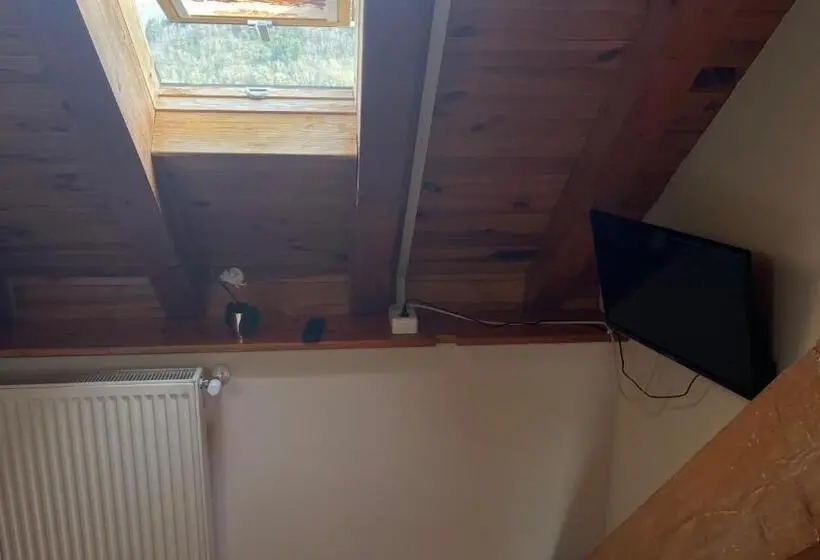 Standard Yhden Hengen Huone, Hostal Ezkaurre