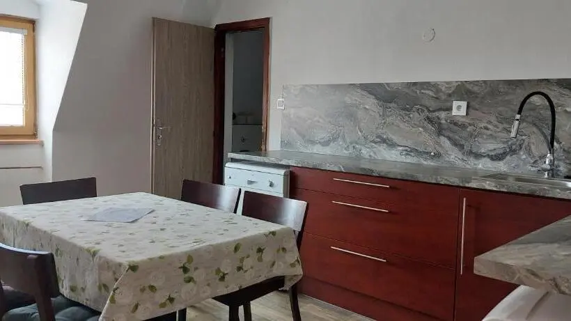 １ベッドルームアパートメント, Penzion U šelongů
