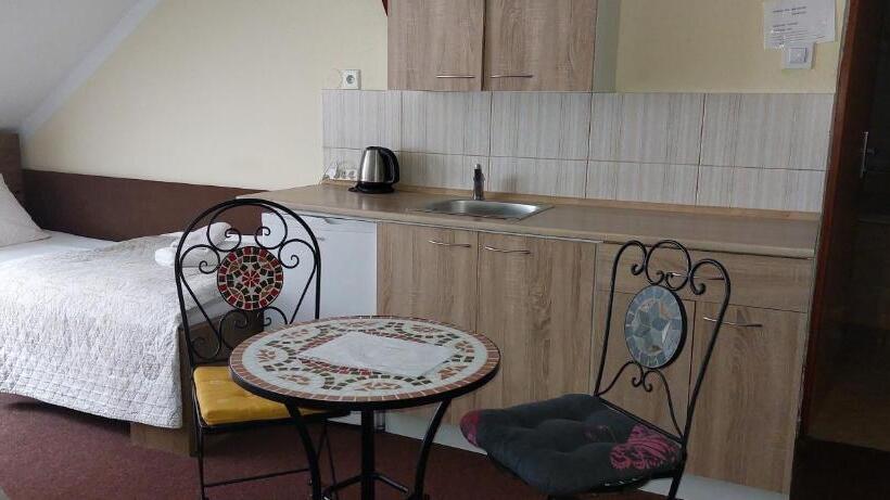 四人标准间, Penzion U šelongů