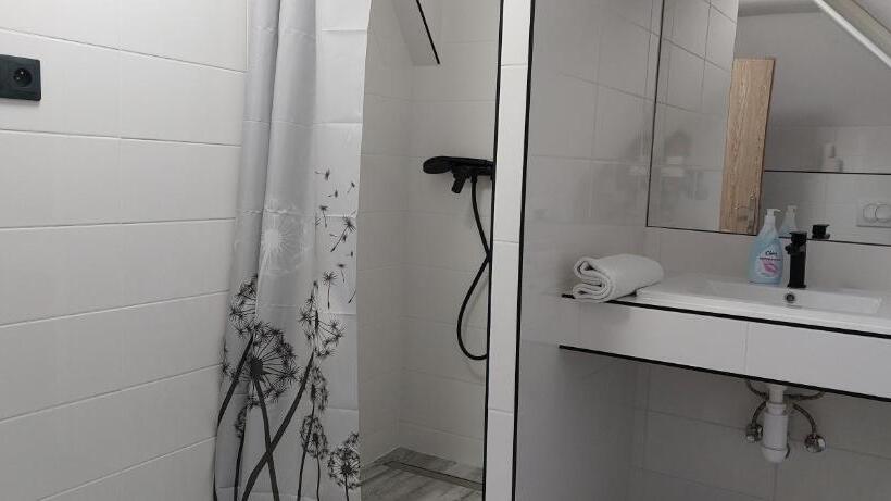 标准间, Penzion U šelongů