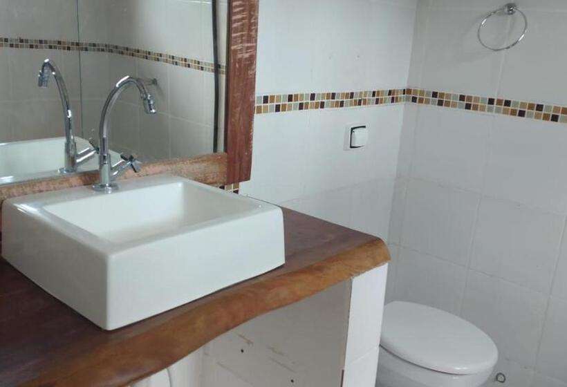 基本三人间, Pousada Diamante