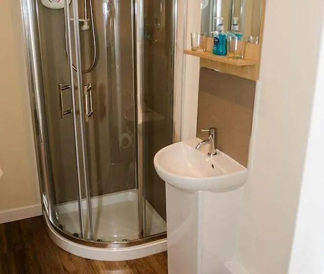 Standard Kolmen Hengen Huone, Scotia