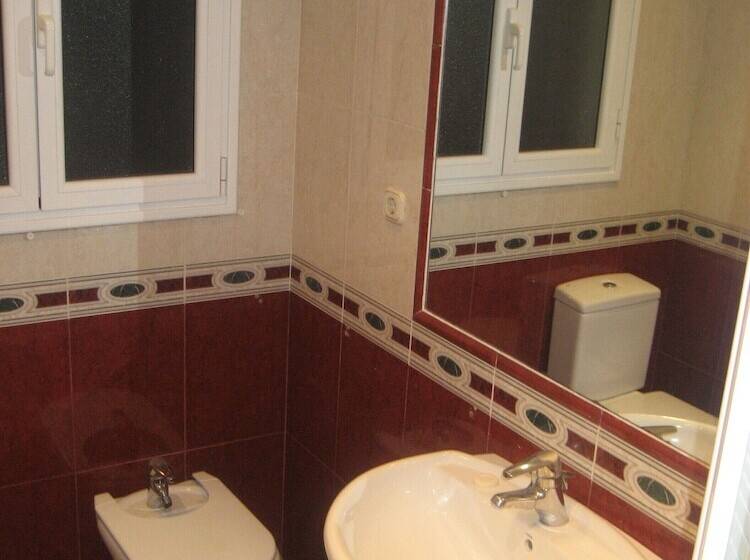 스탠다드 트리픔 룸 공동욕실, Pensión Tu Hogar