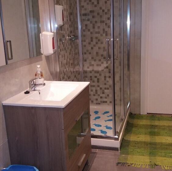 스탠다드 트리픔 룸 공동욕실, Pensión Tu Hogar