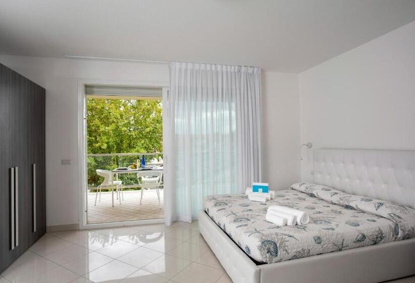 استودیو استاندارد با تراس, Residence I Diamanti