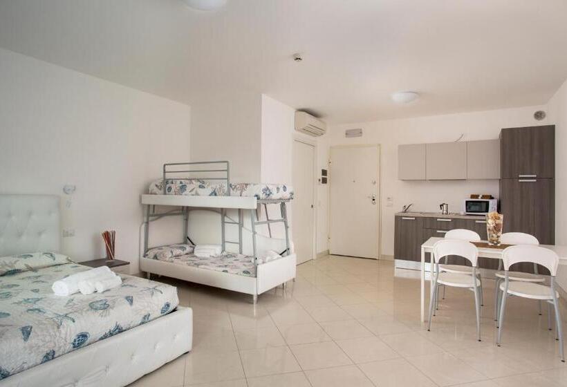 استودیو استاندارد با تراس, Residence I Diamanti