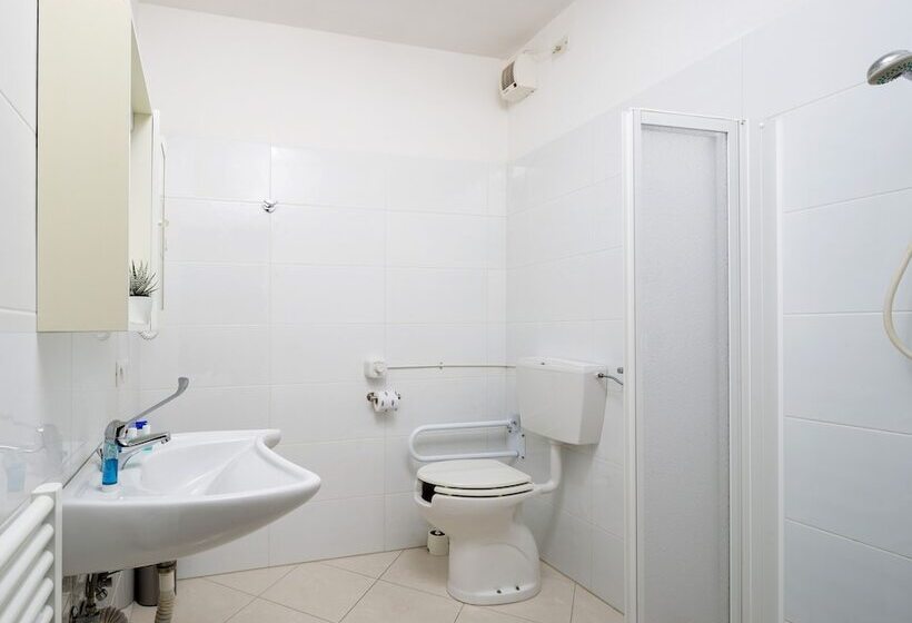 Escritório Estándar, Residence I Diamanti