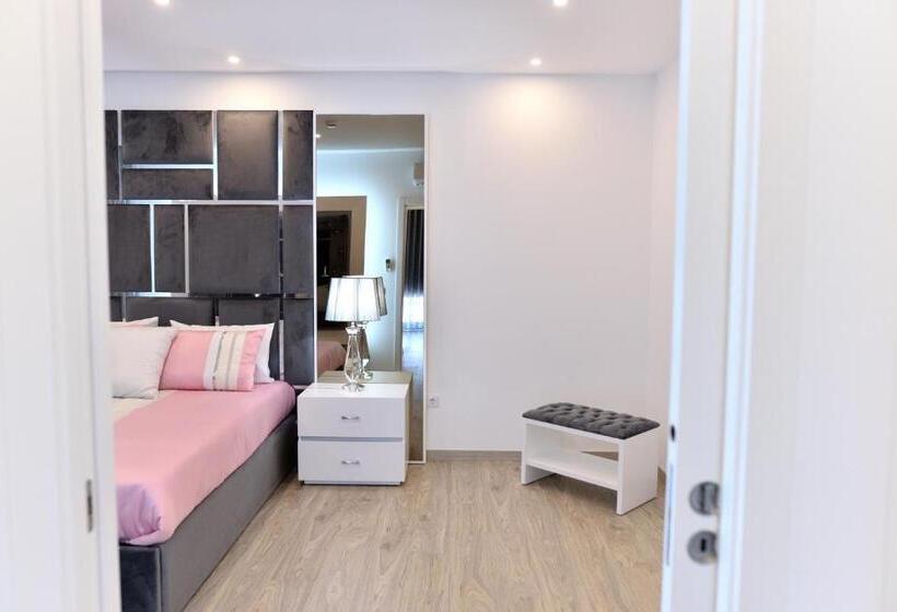 Полулюкс, Quinta Solar Da Portela