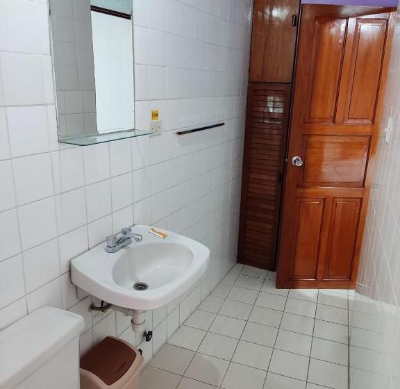 スタンダード4人部屋, Sideral Oficial