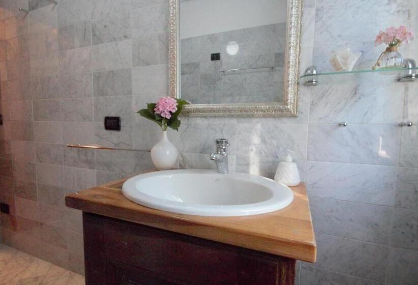 2 Bedrooms Apartment Lake View, L'antico Borgo